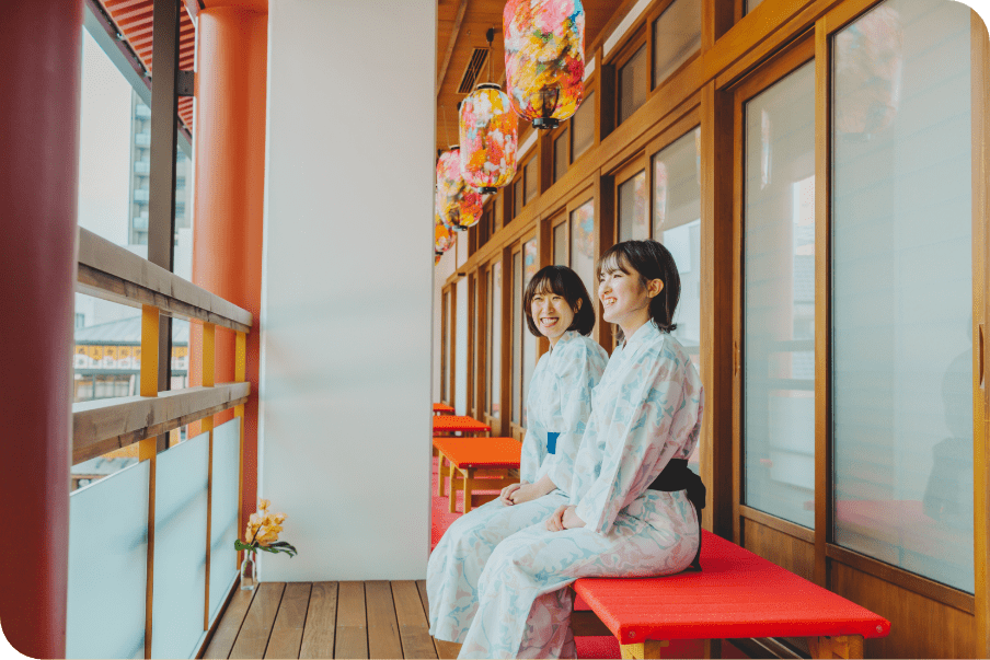 女性2人がまったりしている